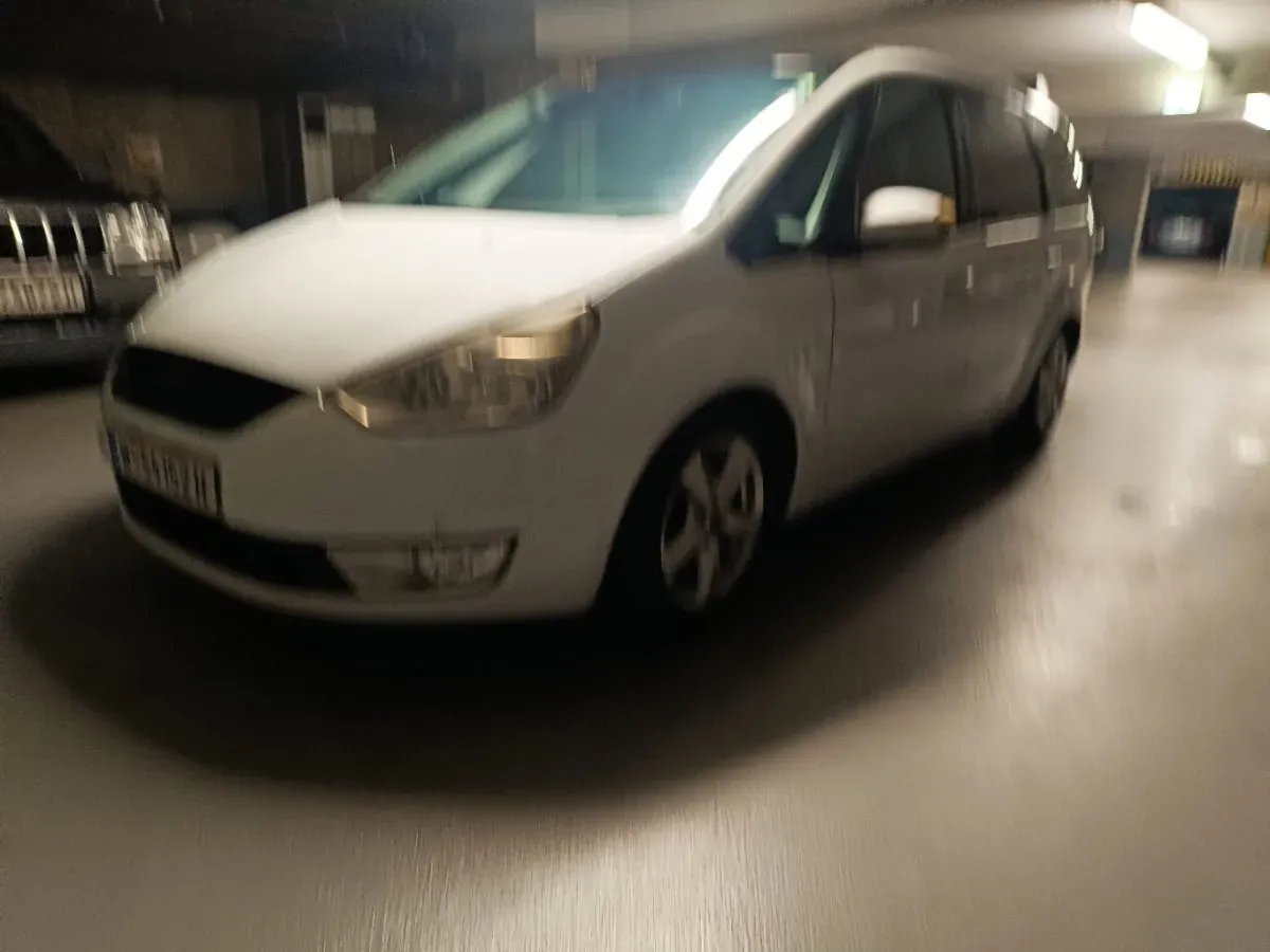 Ford Galaxy 2008 photo 3