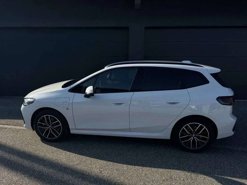 BMW 2 Series 2024 photo 3