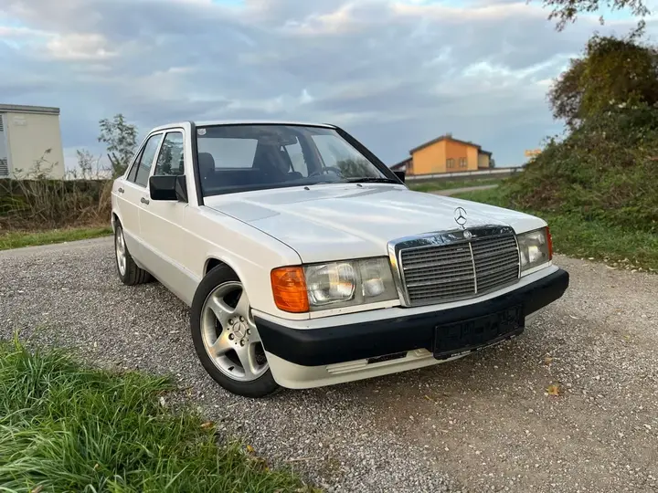 Mercedes-Benz 190