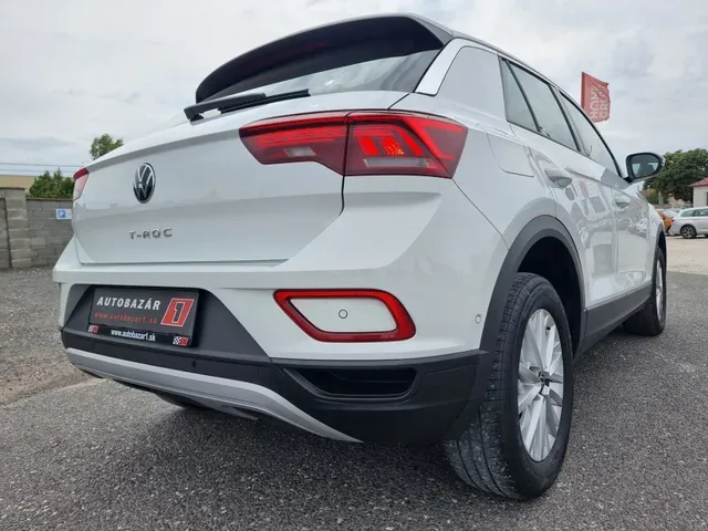 Volkswagen T-Roc 2023 photo 2
