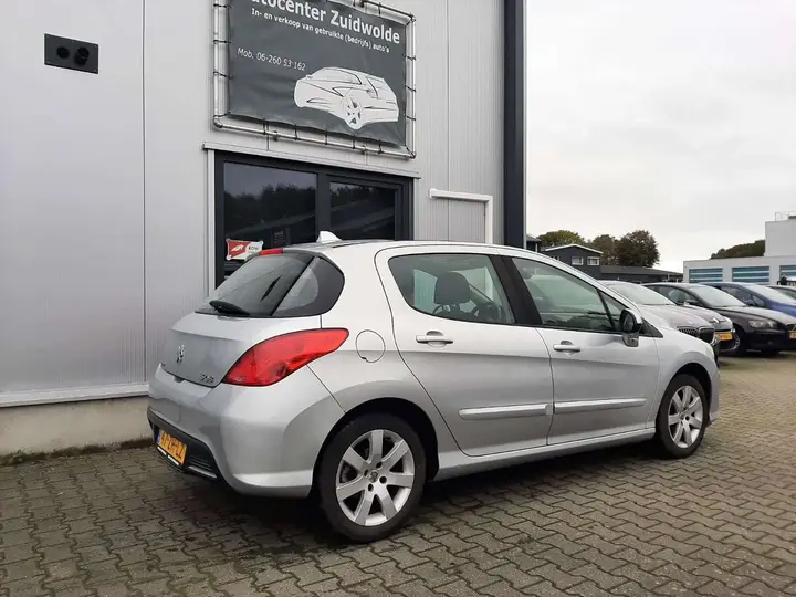 Peugeot 308 2008 photo 5