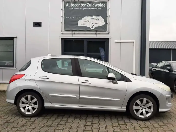 Peugeot 308 2008 photo 4