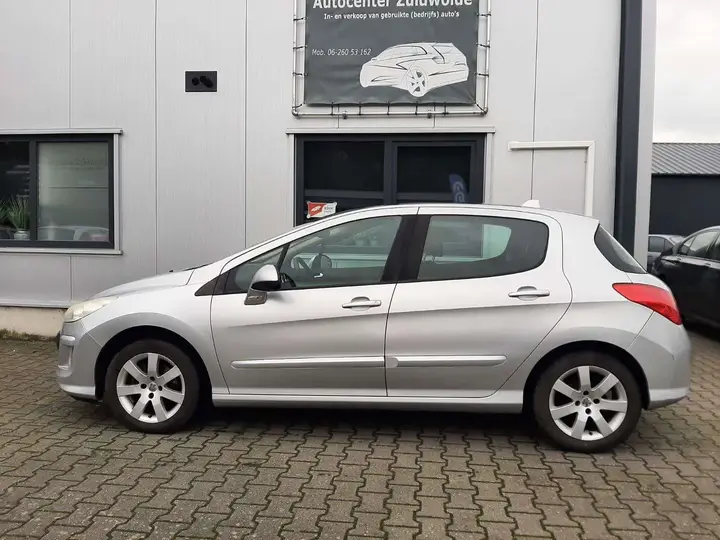Peugeot 308 2008 photo 2