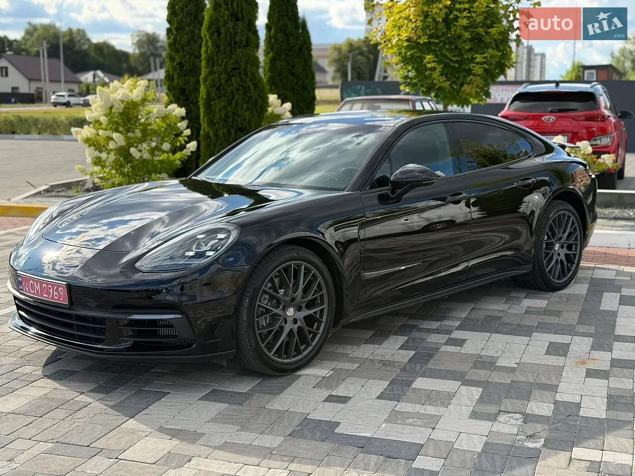 Porsche Panamera 2019 photo 2