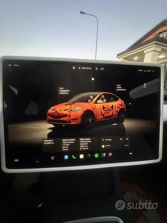 Tesla Model Y 2024 photo 2