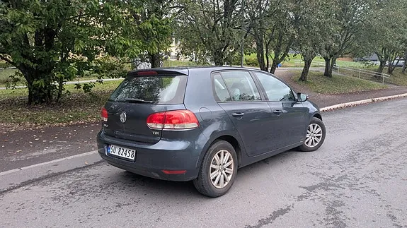 Volkswagen Golf 2010 photo 2