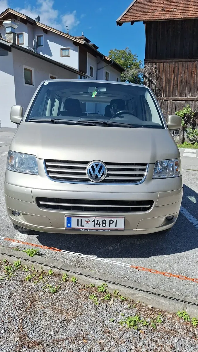 Volkswagen Multivan 2004 photo 2