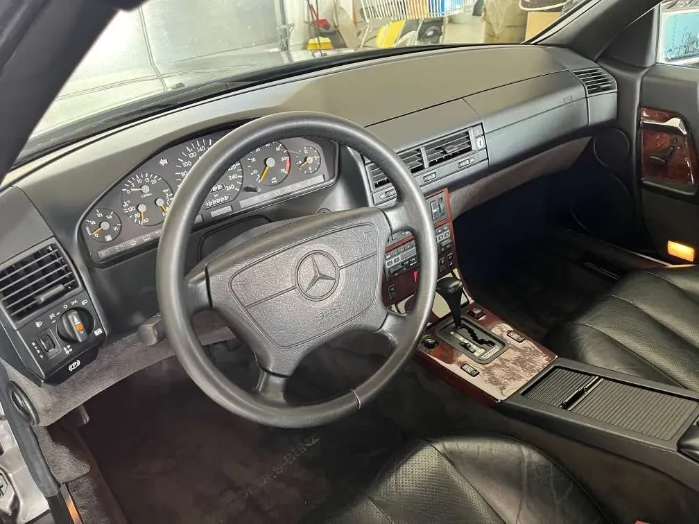 Mercedes-Benz Sl-Class 1993 photo 3