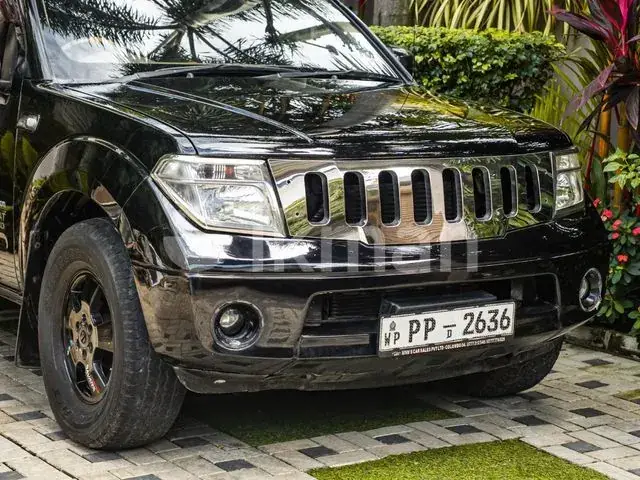 Nissan Navara 2010 photo 3