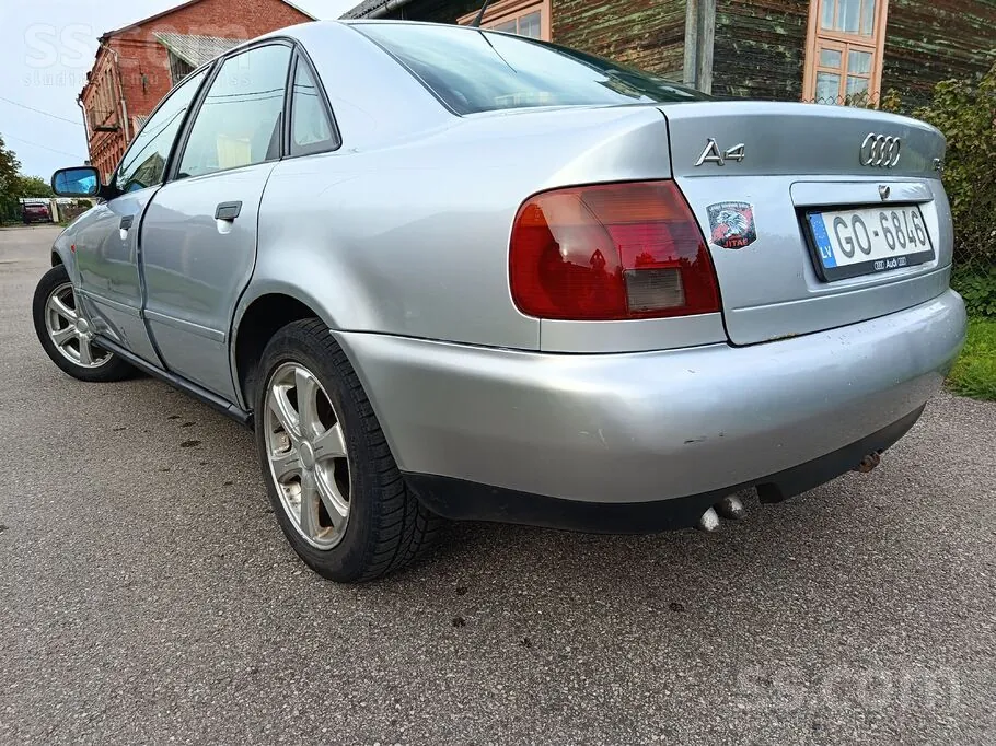 Audi A4 1996 photo 4
