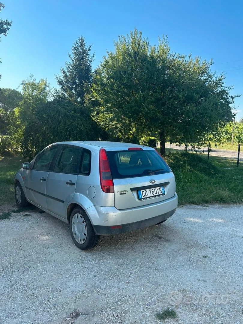 Ford Fiesta 2003 photo 3