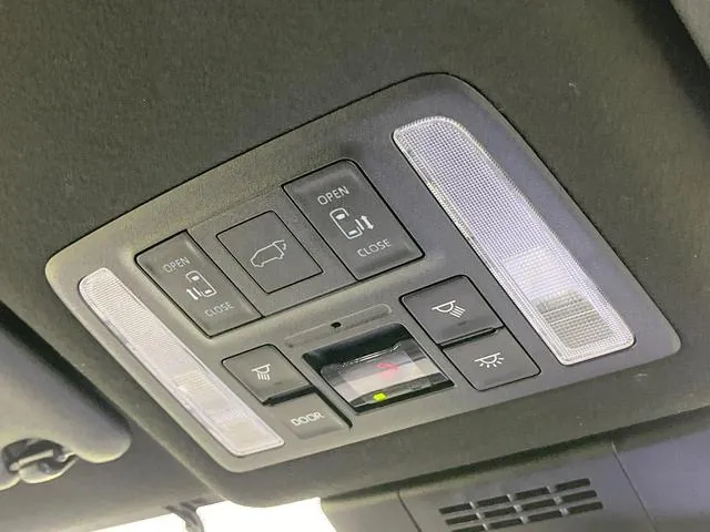 Toyota Voxzie Hybrid S-Z 2024 photo 4