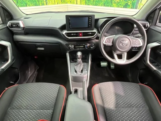 Toyota Riz Z 2020 photo 2