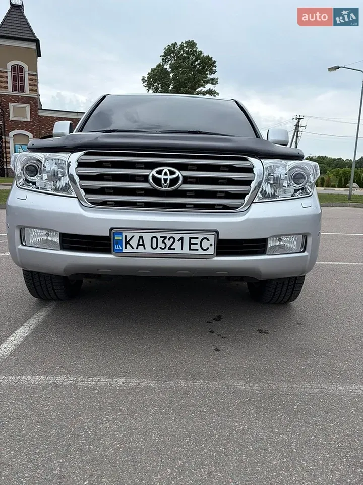 Toyota Land Cruiser 2011 photo 2
