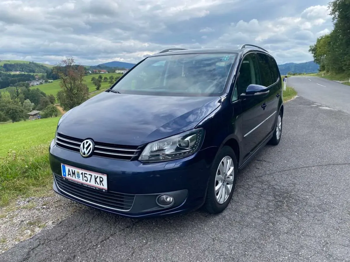 Volkswagen Touran 2012 photo 2