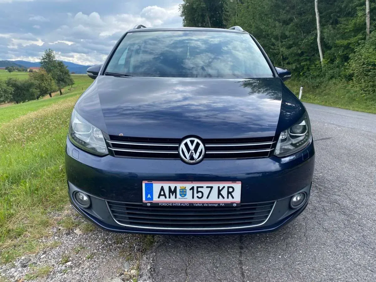 Volkswagen Touran 2012 photo 3