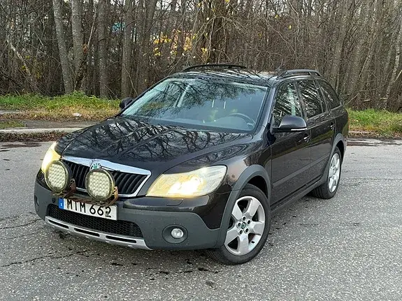 Skoda Octavia Scout 2012 photo 2