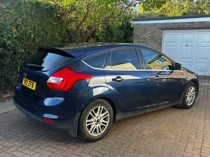 Ford Focus 2012 photo 3