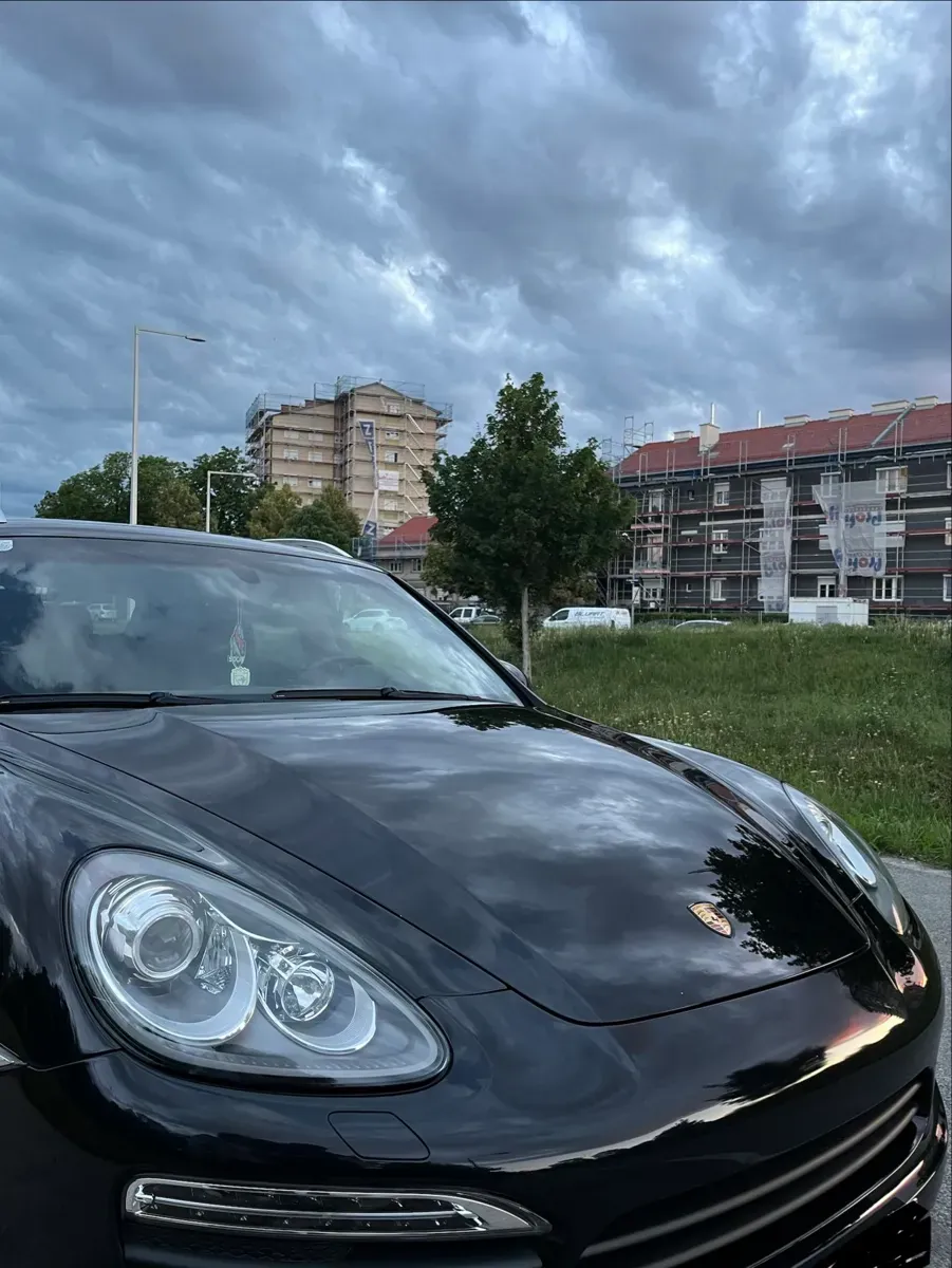 Porsche Cayenne 2012 photo 3