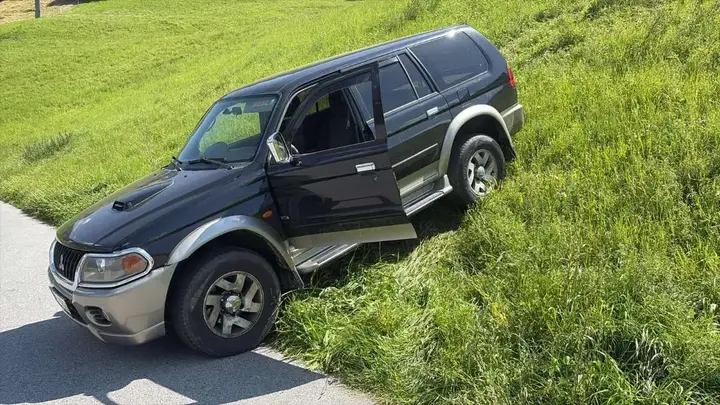 Mitsubishi Pajero Sport 2003 photo 3