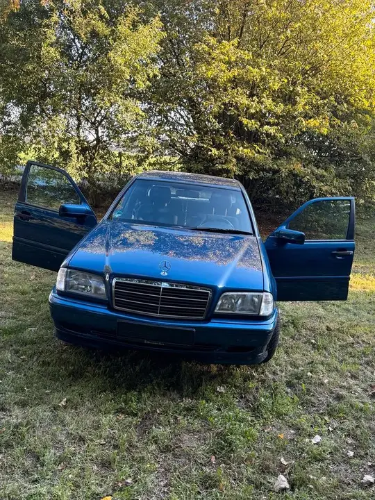 Mercedes-Benz C180