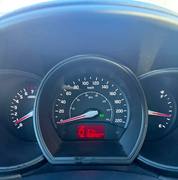 Kia Rio 2013 photo 5