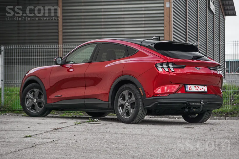 Ford Mustang Mach-E 2023 photo 3