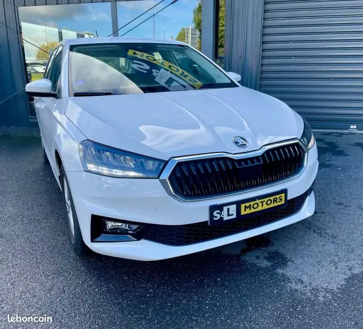 Skoda Fabia 2024 photo 2