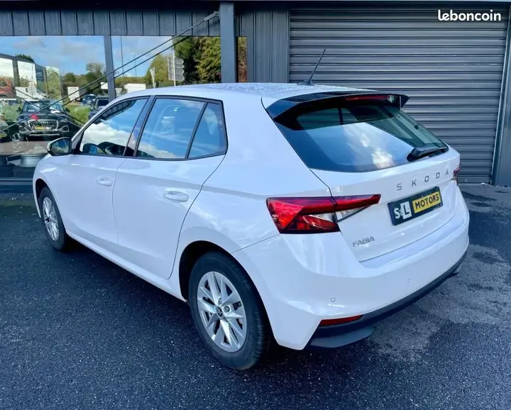 Skoda Fabia 2024 photo 4