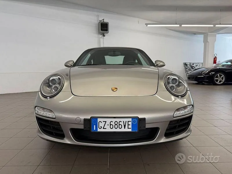 Porsche 911 Carrera Coupé 2010 photo 2