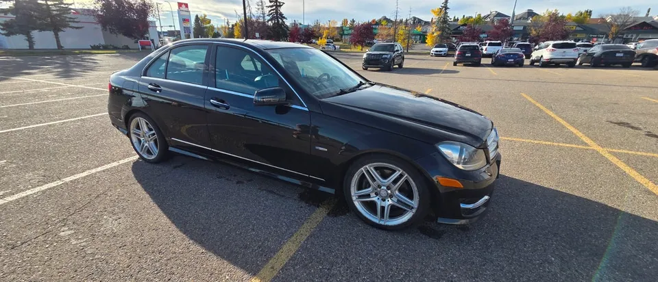 Mercedes-Benz C350 2012 photo 2