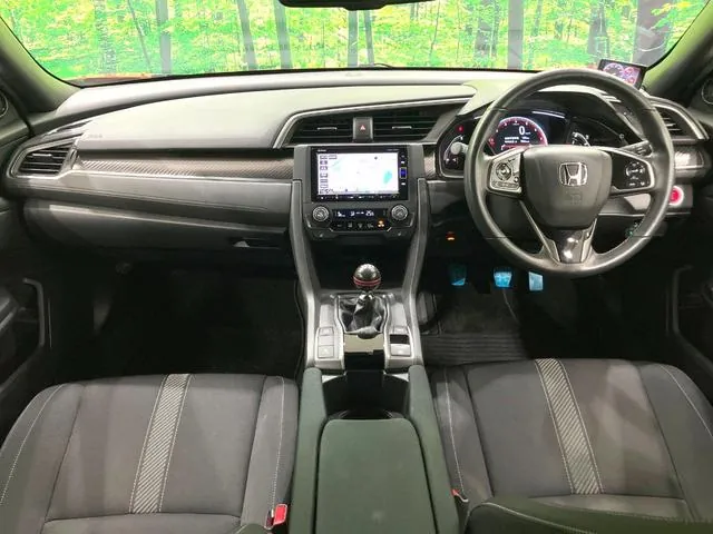 Honda Civic Hatchback 2019 photo 2