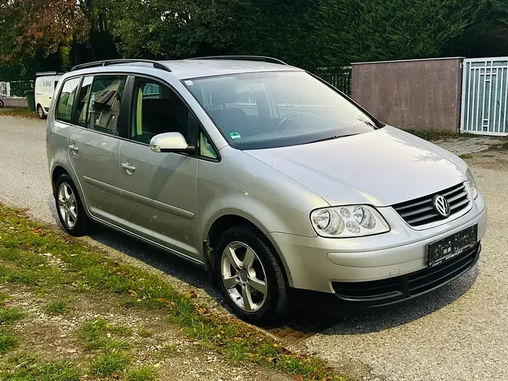 Volkswagen Touran 2004 photo 3
