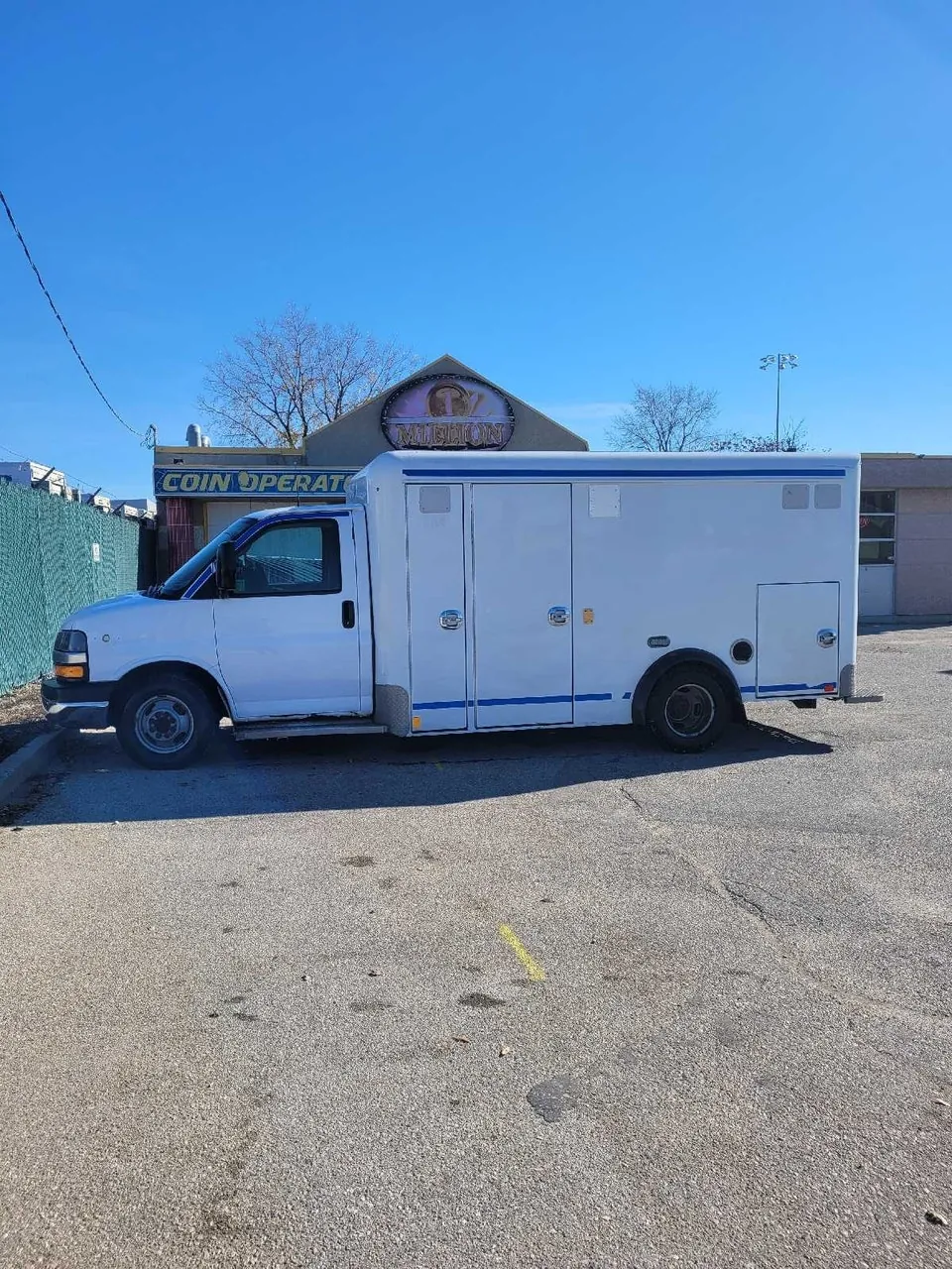 Chevrolet Express 2014 photo 2