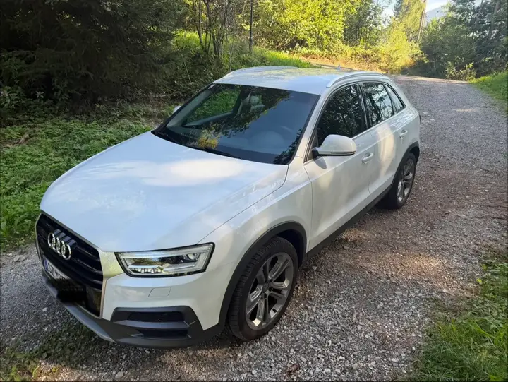 Audi Q3 2015 photo 2