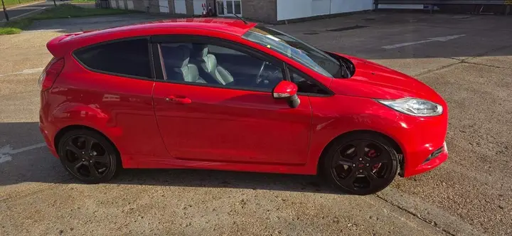 Ford Fiesta 2015 photo 4