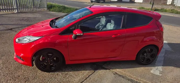 Ford Fiesta 2015 photo 3