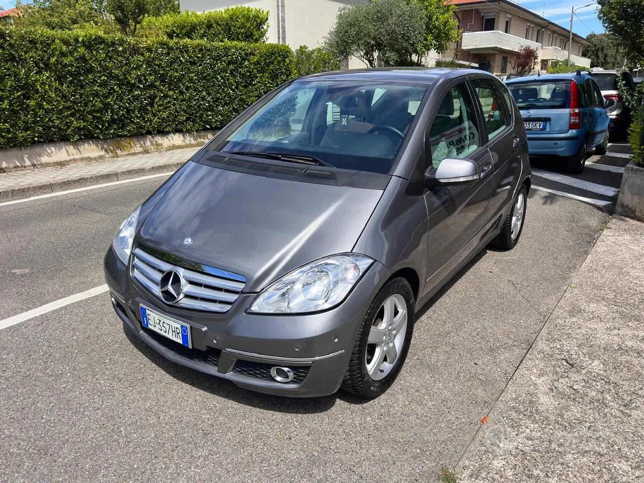 Mercedes-Benz A 160 2011 photo 2