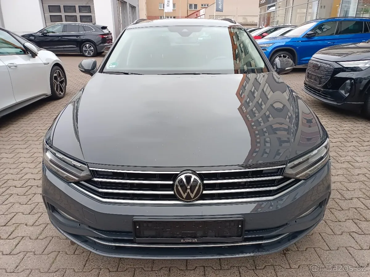Volkswagen Passat 2021 photo 2