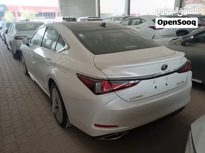 Lexus Es 350 2025 photo 3
