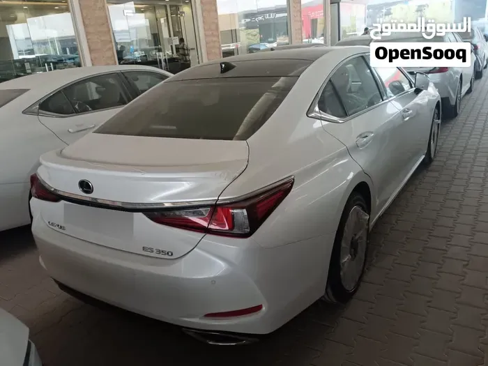 Lexus Es 350 2025 photo 4