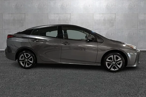 Toyota Prius 2020 photo 2