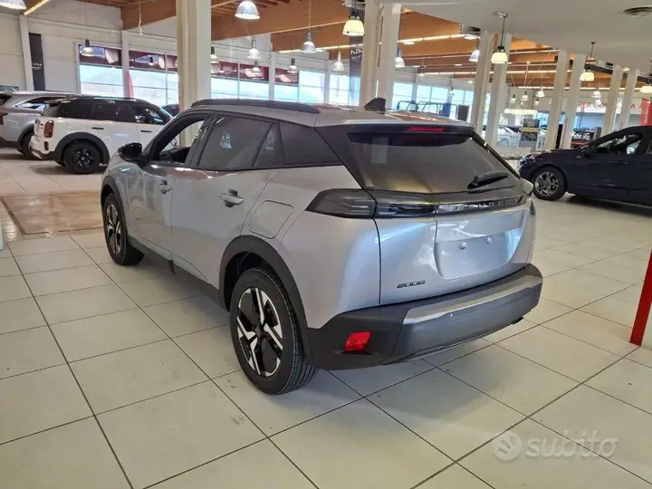 Peugeot 2008 2025 photo 5