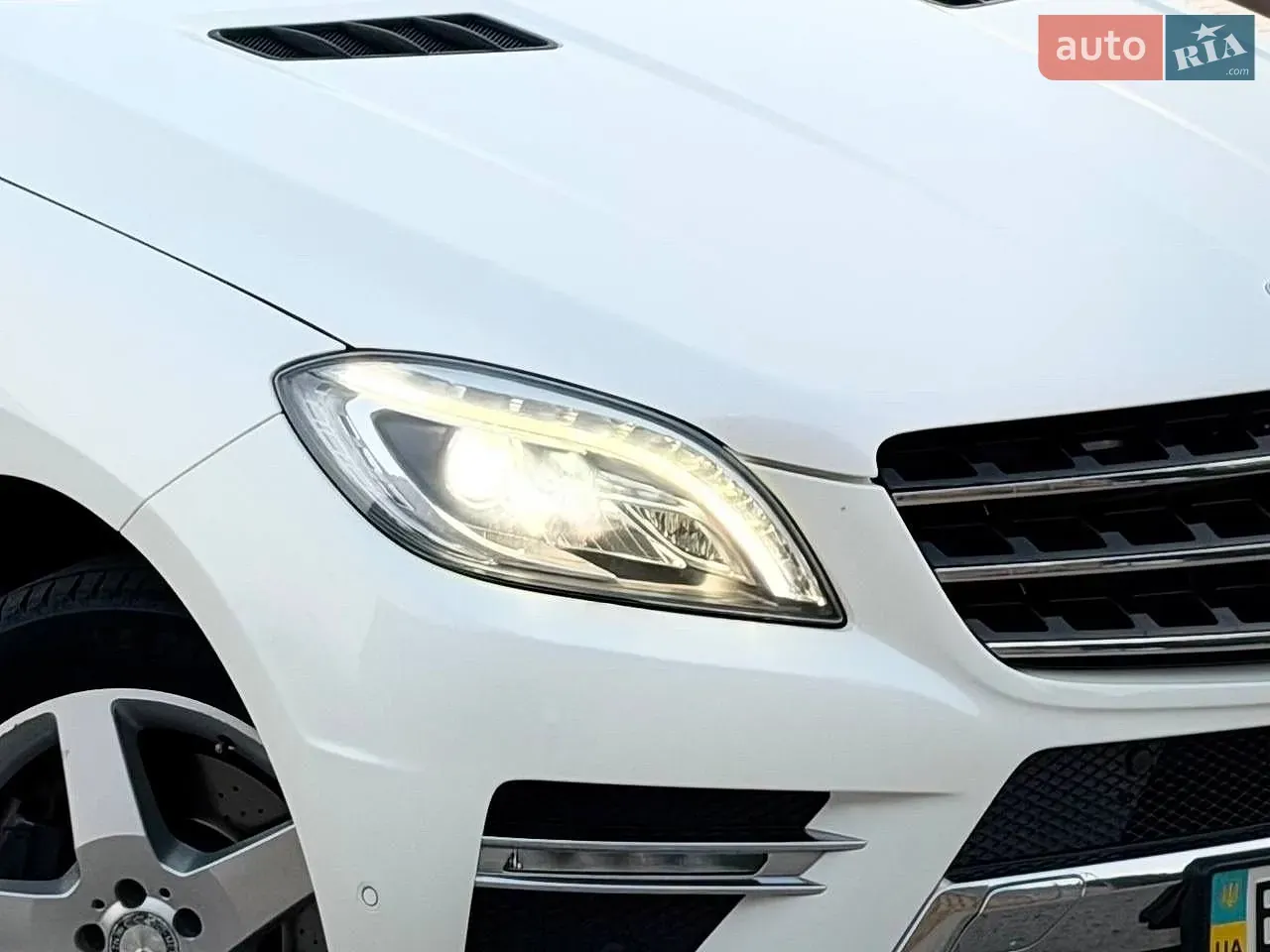 Mercedes-Benz M-Class 2012 photo 3
