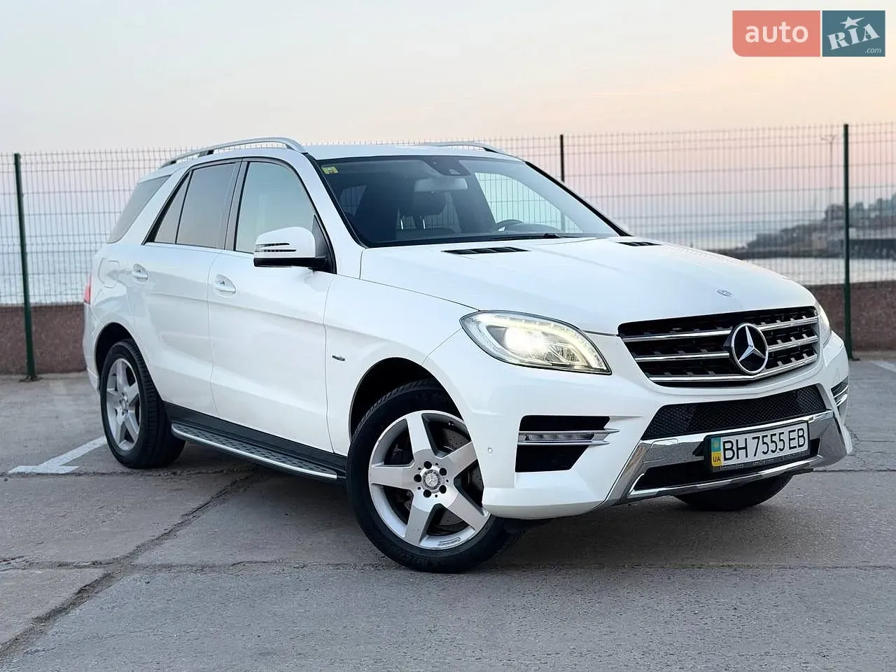 Mercedes-Benz M-Class 2012 photo 2