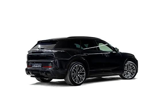 Porsche Cayenne Turbo 2026 photo 2