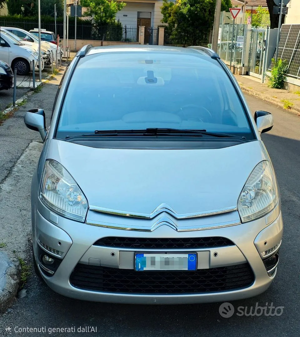 Citroen C4 Picasso 2011 photo 2