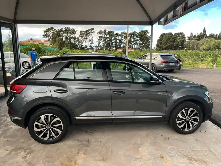 Volkswagen T-Roc 2023 photo 5