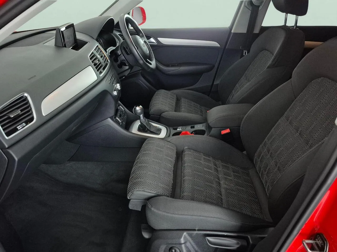 Audi Q3 2017 photo 4