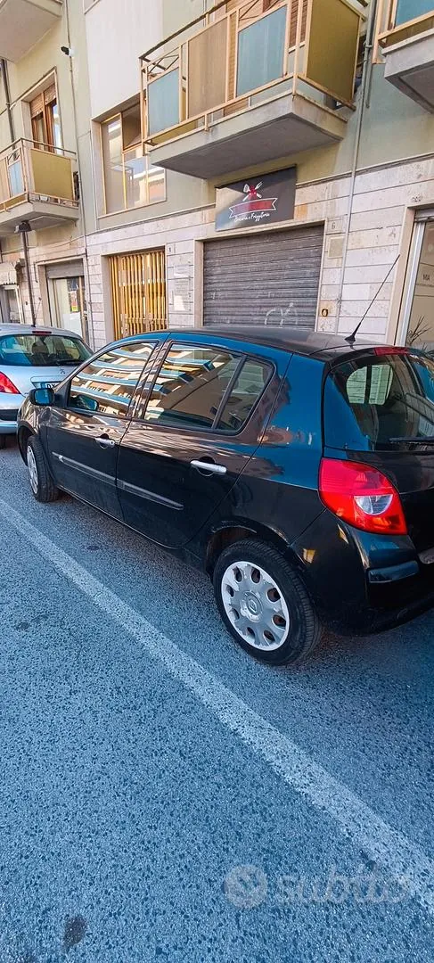Renault Clio 2007 photo 4